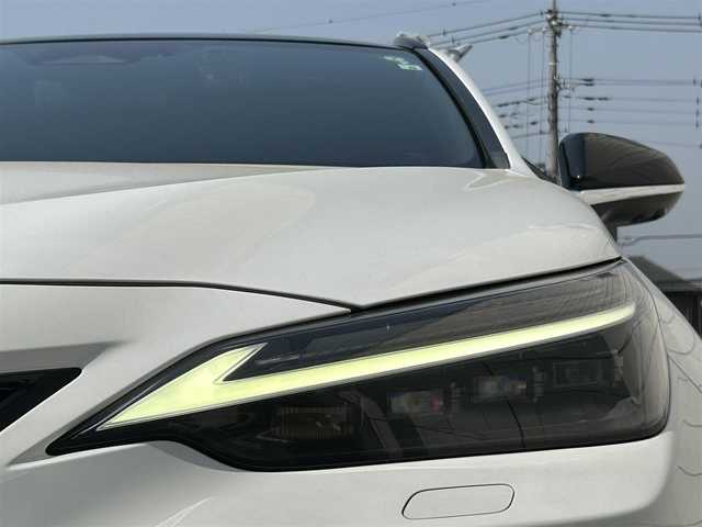 レクサス ＮＸ 350h Fスポーツ 埼玉県 2022(令4)年 2.5万km ホワイトノーヴァガラスフレーク AIS検査済み/パノラマルーフ/純正14インチディスプレイオーディオナビ/フルセグTV/レクサスセーフティシステム/全方位カメラ/赤革シート/デジタルインナーミラー/エアシート/シートヒーター/シートメモリー/前後ドライブレコーダー/三眼LEDヘッドライト/フォグランプ/オートライト/パワーバックドア/置くだけ充電/ハンドルヒーター/ステアリングスイッチ/パドルシフト/ブラインドスポットモニター/ETC2.0/プッシュスタート/スマートキー×2/カードキー/エアバック/新車保証書