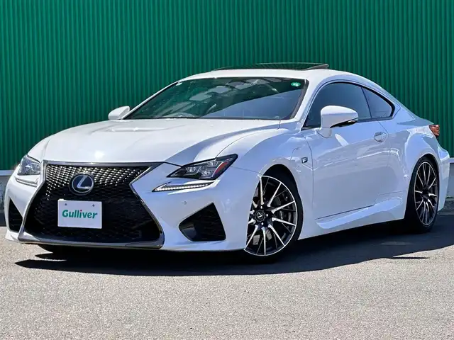 レクサス ＲＣ Ｆ 宮城県 2015(平27)年 5.5万km ホワイトノーヴァガラスフレーク ムーンルーフ/セミアニリン革シートセット/・セミアニリン革スポーツシート/・ベンチレーション（前席）/プリクラッシュセーフティシステムセット/・ミリ波レーダー式プリクラッシュセーフティシステム/・ブレーキ制御機能付レーダークルーズコントロール/クリアランスソナー/バックソナー/＝＝＝/純正ナビ/・CD/DVD/・Blu-ray/・Bluetooth/・フルセグTV/バックモニター/ビルトインETC/ドライブレコーダー/シートヒーター/パワーシート/革巻きステアリング/パドルシフト/ステアリングスイッチ/LEDヘッドライト/オートライト/スマートキー＆プッシュスタート/電動格納ミラー/可動式リアスポイラー/車高調/純正19インチAW/純正フロアマット/W/サイド/カーテンエアバッグ