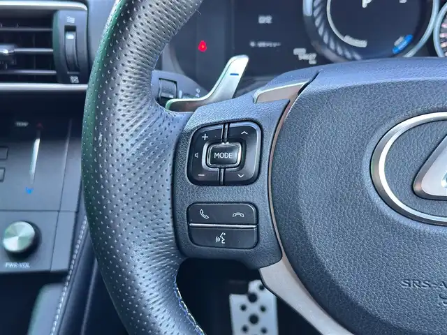 レクサス ＲＣ Ｆ 宮城県 2015(平27)年 5.5万km ホワイトノーヴァガラスフレーク ムーンルーフ/セミアニリン革シートセット/・セミアニリン革スポーツシート/・ベンチレーション（前席）/プリクラッシュセーフティシステムセット/・ミリ波レーダー式プリクラッシュセーフティシステム/・ブレーキ制御機能付レーダークルーズコントロール/クリアランスソナー/バックソナー/＝＝＝/純正ナビ/・CD/DVD/・Blu-ray/・Bluetooth/・フルセグTV/バックモニター/ビルトインETC/ドライブレコーダー/シートヒーター/パワーシート/革巻きステアリング/パドルシフト/ステアリングスイッチ/LEDヘッドライト/オートライト/スマートキー＆プッシュスタート/電動格納ミラー/可動式リアスポイラー/車高調/純正19インチAW/純正フロアマット/W/サイド/カーテンエアバッグ