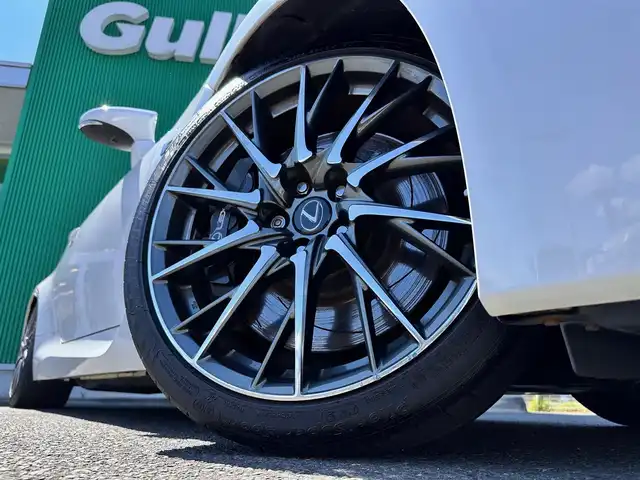 レクサス ＲＣ Ｆ 宮城県 2015(平27)年 5.5万km ホワイトノーヴァガラスフレーク ムーンルーフ/セミアニリン革シートセット/・セミアニリン革スポーツシート/・ベンチレーション（前席）/プリクラッシュセーフティシステムセット/・ミリ波レーダー式プリクラッシュセーフティシステム/・ブレーキ制御機能付レーダークルーズコントロール/クリアランスソナー/バックソナー/＝＝＝/純正ナビ/・CD/DVD/・Blu-ray/・Bluetooth/・フルセグTV/バックモニター/ビルトインETC/ドライブレコーダー/シートヒーター/パワーシート/革巻きステアリング/パドルシフト/ステアリングスイッチ/LEDヘッドライト/オートライト/スマートキー＆プッシュスタート/電動格納ミラー/可動式リアスポイラー/車高調/純正19インチAW/純正フロアマット/W/サイド/カーテンエアバッグ