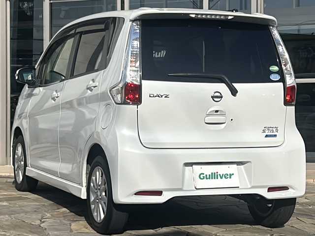 日産 デイズ ハイウェイスター Vセレ +Safty 静岡県 2014(平26)年 5.8万km ホワイトパール 純正ナビ/・アラウンドビューモニター/・Bluetooth/・フルセグTV/・CD/DVD/・USB/主要装備/・プッシュスタート/・ETC車載器/・純正ＡＷ/・社外フロアマット/・キセノンライト/・アイドリングストップ/・ドアバイザー/・インテリジェントキー