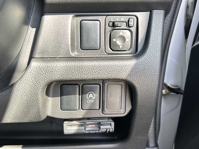 日産 デイズ ハイウェイスター Vセレ +Safty 静岡県 2014(平26)年 5.8万km ホワイトパール 純正ナビ/・アラウンドビューモニター/・Bluetooth/・フルセグTV/・CD/DVD/・USB/主要装備/・プッシュスタート/・ETC車載器/・純正ＡＷ/・社外フロアマット/・キセノンライト/・アイドリングストップ/・ドアバイザー/・インテリジェントキー