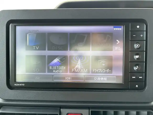 ダイハツ タント X 熊本県 2021(令3)年 1.6万km ホワイト / ファイアークォーツレッドメタリック 純正ＳＤナビ/CD/DVD/BT/フルセグ/バックカメラ/クリアランスソナー/ＬＥＤヘッドライト/シートヒーター/ドライブレコーダー/衝突被害軽減システム/電動格納ミラー/アイドリングストップ/プッシュスタート/片側パワースライドドア/ステアリングスイッチ/ドアバイザー/シガーソケット/格納式シートバックテーブル/パワーモード/スマートキー