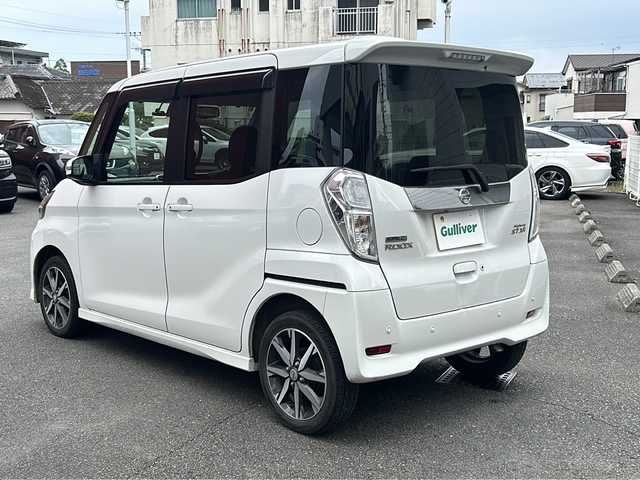 日産 デイズ ルークス ハイウェイスター Gターボ 宮崎県 2019(平31)年 7.5万km ホワイトパール 純正SDナビ（フルセグTV/CD/DVD/Bluetooth）/全方位カメラ/ETC/アイドリングストップ/前方ドライブレコーダー/両側パワースライドドア/プッシュスタート/ベンチシート/LEDオートライト/オートハイビーム/コーナーセンサー前後/ドアバイザー/純正アルミホイール/スマートキー/横滑り防止/盗難防止装置/レーンキープアシスト