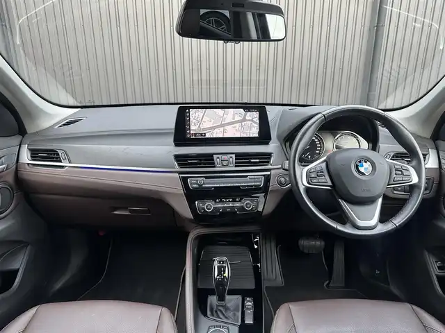 ＢＭＷ Ｘ１ sDrive 18i Xライン 福島県 2021(令3)年 6.9万km アルピンホワイトⅢ 純正ナビ(BT/USB）/バックカメラ/アクティブクルーズコントロール/インテリジェントセーフティ/コンフォートアクセス/ミラー一体型ETC/茶レザーシート/シートヒーター/パワーシート/パワーバックドア/ステアリングスイッチ/アンビエントライト/LEDヘッドライト/純正18AW/純正17AW付スタッドレス積/取扱説明書/保証書/スペアキー