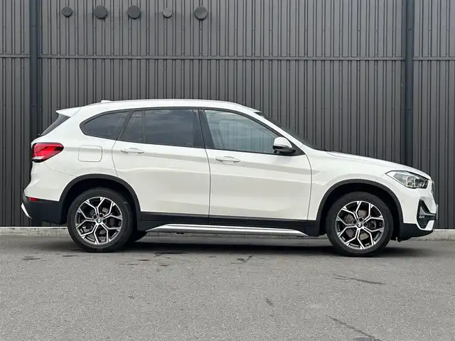 ＢＭＷ Ｘ１ sDrive 18i Xライン 福島県 2021(令3)年 6.9万km アルピンホワイトⅢ 純正ナビ(BT/USB）/バックカメラ/アクティブクルーズコントロール/インテリジェントセーフティ/コンフォートアクセス/ミラー一体型ETC/茶レザーシート/シートヒーター/パワーシート/パワーバックドア/ステアリングスイッチ/アンビエントライト/LEDヘッドライト/純正18AW/純正17AW付スタッドレス積/取扱説明書/保証書/スペアキー