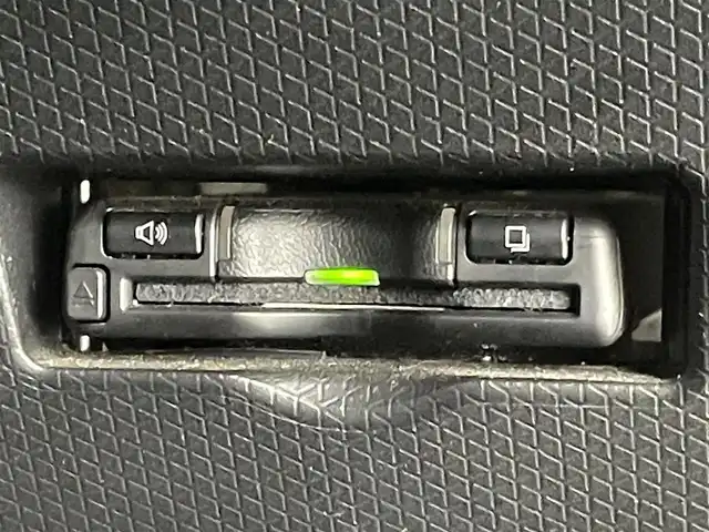 ダイハツ タント カスタム RS 群馬県 2019(令1)年 2.7万km シャイニングホワイトパール 純正９インチナビ　バックカメラ　プリクラッシュセーフティ　レーンキープアシスト　オートマチックハイビーム　両側パワースライドドア　前後ドライブレコーダー　ＥＴＣ　コーナーセンサー　純正アルミ　禁煙車