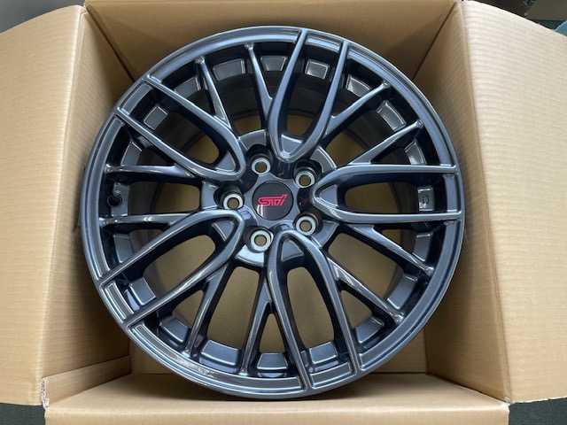 スバル ＷＲＸ ＳＴＩ STI 三重県 2016(平28)年 4.7万km クリスタルホワイトP 1オーナー/4WD/ターボ/STIフロントスポイラー/brembo製ブレーキ/235/45/R18インチENKEIアルミ/【STI純正AW積み込み】/ローダウン/フジツボマフラー/純正SDナビ/フルセグTV/【CD/DVD/SD/Bluetooth】/バックカメラ/ETC/ハーフレザーシート/オートライト/LEDヘッドライト/フロントフォグランプ/プッシュスタート/スマートキー/スペアキー/純正フロアマット