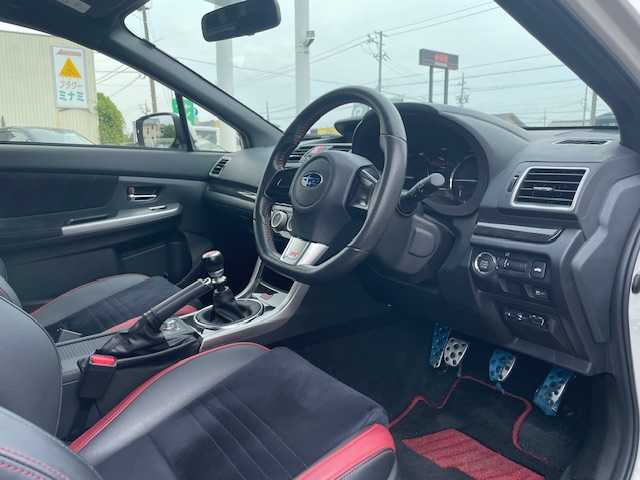 スバル ＷＲＸ ＳＴＩ STI 三重県 2016(平28)年 4.7万km クリスタルホワイトP 1オーナー/4WD/ターボ/STIフロントスポイラー/brembo製ブレーキ/235/45/R18インチENKEIアルミ/【STI純正AW積み込み】/ローダウン/フジツボマフラー/純正SDナビ/フルセグTV/【CD/DVD/SD/Bluetooth】/バックカメラ/ETC/ハーフレザーシート/オートライト/LEDヘッドライト/フロントフォグランプ/プッシュスタート/スマートキー/スペアキー/純正フロアマット