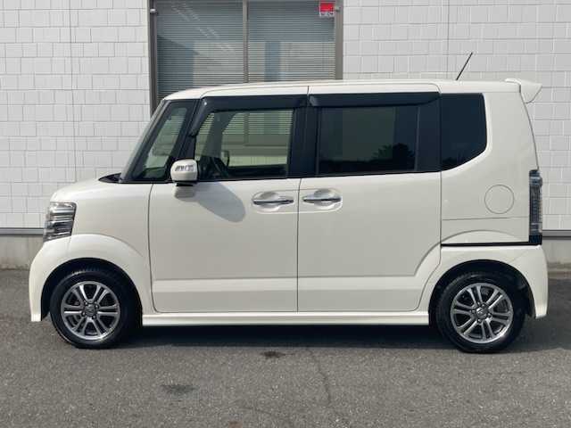 ホンダ Ｎ ＢＯＸ カスタム G Lパッケージ 三重県 2016(平28)年 8.4万km プレミアムホワイトパールⅡ (株)IDOMが運営する【じしゃロン四日市店】の自社ローン専用車両になります。こちらは現金またはオートローンご利用時の価格です。自社ローンご希望の方は別途その旨お申付け下さい/社外ナビ(MDV-X701)/(フルセグTV/CD/Bluetooth/USB)/バックカメラ/両側パワースライドドア/前後ドライブレコーダー/ビルトインETC/HIDヘッドライト/オートライト/純正14インチアルミホイール/純正フロアマット/スマートキー