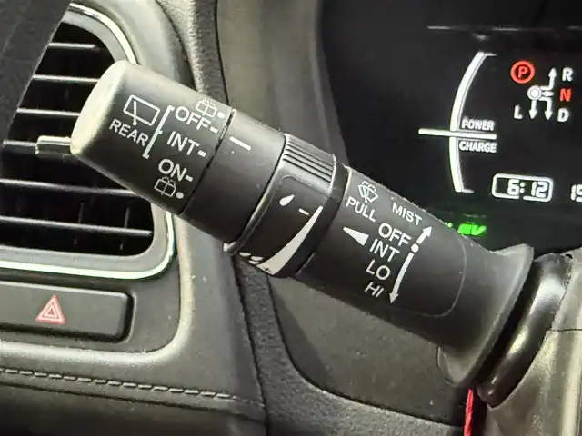 ホンダ ヴェゼル ハイブリッド ホンダセンシング 道南・函館 2020(令2)年 6.7万km プラチナホワイトパール 社外ナビ/ワンセグＴＶ/衝突軽減ブレーキ/エンジンスターター/クルーズコントロール/寒冷地仕様/ＥＴＣ/バックカメラ/レーンキープアシスト/オートライト/オートブレーキホールド/パドルシフト