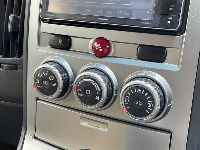 三菱 デリカＤ：５ G－Power package 埼玉県 2011(平23)年 12.7万km ウォームホワイトパール (株)IDOMが運営する【じしゃロン川越店】の自社ローン専用車両になります。/こちらは現金またはオートローンご利用時の価格です。/自社ローンご希望の方は別途その旨お申付け下さい/社外ＳＤナビ/（AM/FM/CD/DVD/BT)/バックカメラ　/ＥＴＣ　/フルセグＴＶ　/両側パワースライドドア　/パートタイム４ＷＤ　/パドルシフト　/フォグランプ　/オートライト　/クルーズコントロール　/純正フロアマット　/ウインカミラー