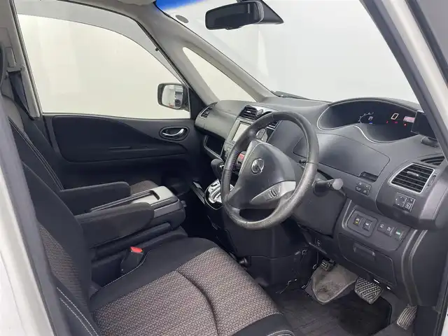 日産 セレナ ハイウェイスター Sハイブリッド 埼玉県 2014(平26)年 7.4万km ブリリアントホワイトパール 純正ナビ/クルーズコントロール/全方位カメラ/両側パワースライドドア/ドライブレコーダー/フルセグTV/プッシュスタート/純正フロアマット/純正アルミホイール/パワーステアリング/パワーウィンドウ