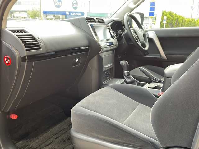 トヨタ ランドクルーザー プラド TX 福島県 2018(平30)年 5.3万km ブラック 4WD/純正9インチSDナビ(NSZT-Y66T)/CD/DVD/BT/フルセグテレビ/バックカメラ/ETC/衝突被害軽減ブレーキ/レーンキープアシスト/クルーズコントロール/ステアリングスイッチ/スマートキー/プッシュスタート/LEDヘッドライト/オートライト/オートハイビーム/フォグランプ