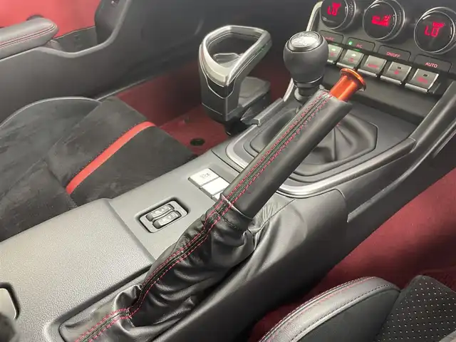 トヨタ ＧＲ８６ RZ 茨城県 2023(令5)年 2.7万km クリスタルホワイトパール プッシュスタート/スマートキー/スペアキー/追従型クルーズコントロール/純正9インチナビ/フルセグ/Bluetooth/DVD/CD/AMFM/純正フロアマット/D＋N席シートヒーター/ハーフレザーシート/リアフォグランプ