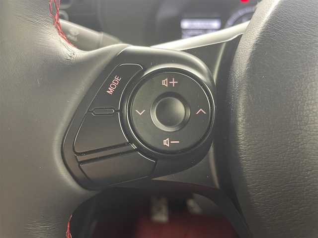 トヨタ ＧＲ８６ RZ 茨城県 2023(令5)年 2.7万km クリスタルホワイトパール プッシュスタート/スマートキー/スペアキー/追従型クルーズコントロール/純正9インチナビ/フルセグ/Bluetooth/DVD/CD/AMFM/純正フロアマット/D＋N席シートヒーター/ハーフレザーシート/リアフォグランプ