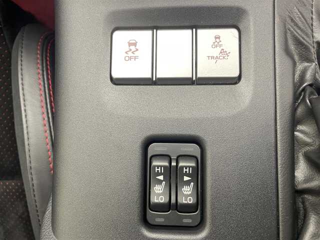 トヨタ ＧＲ８６ RZ 茨城県 2023(令5)年 2.7万km クリスタルホワイトパール プッシュスタート/スマートキー/スペアキー/追従型クルーズコントロール/純正9インチナビ/フルセグ/Bluetooth/DVD/CD/AMFM/純正フロアマット/D＋N席シートヒーター/ハーフレザーシート/リアフォグランプ