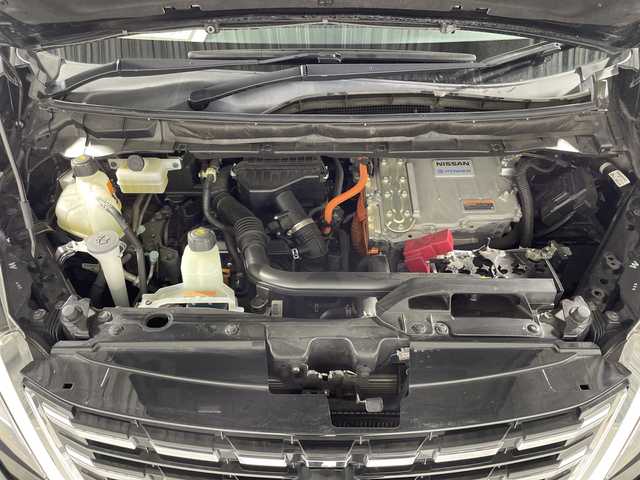 日産 セレナ e－パワー ハイウェイスター V 神奈川県 2020(令2)年 4.8万km ダイヤモンドブラック 純正10型ナビ　/CD　DVD　Bluetooth　フルセグ　AM　FM/両側パワースライドドア/プロパイロット/セーフティパックB/インテリジェントアラウンドビューモニター/インテリジェントエマージェンシーブレーキ/レーンキープアシスト/全方位運転支援システム/フリップダウンモニター/レーダークルーズコントロール/前方ドライブレコーダー/ETC/電子パーキング/オートホールドブレーキ/BUSOUエアロ/LEDオートライト/オートマチィックハイビーム/純正フロアマット/スマートキー