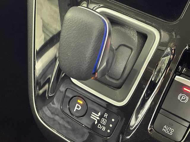 日産 セレナ e－パワー ハイウェイスター V 神奈川県 2020(令2)年 4.8万km ダイヤモンドブラック 純正10型ナビ　/CD　DVD　Bluetooth　フルセグ　AM　FM/両側パワースライドドア/プロパイロット/セーフティパックB/インテリジェントアラウンドビューモニター/インテリジェントエマージェンシーブレーキ/レーンキープアシスト/全方位運転支援システム/フリップダウンモニター/レーダークルーズコントロール/前方ドライブレコーダー/ETC/電子パーキング/オートホールドブレーキ/BUSOUエアロ/LEDオートライト/オートマチィックハイビーム/純正フロアマット/スマートキー