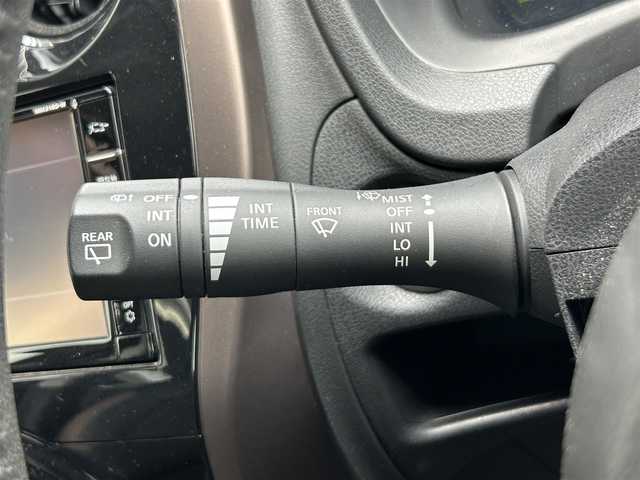 日産 ノート e－パワー メダリスト 静岡県 2018(平30)年 0.7万km スーパーブラック エマージェンシーブレーキ/純正ナビ/ドラレコ/クルコン/全周囲カメラ/車線逸脱警報/純正フロアマット/ＬＥＤヘッド/フォグライト/プッシュスタート/スマートキー/デジタルミラー/純正１５ＡＷ