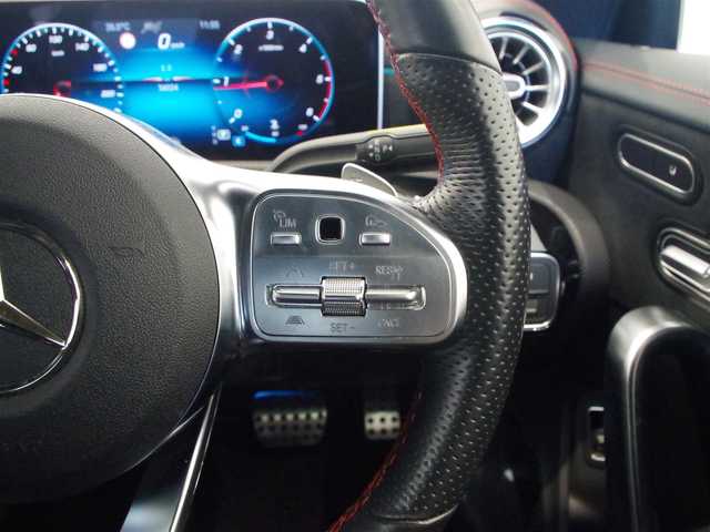メルセデス・ベンツ ＣＬＡ２００ｄ AMGライン 岐阜県 2020(令2)年 3.4万km シルバー パノラミックスライディングルーフ/レーダーセーフティパッケージ/　アクティブディスタンスアシストディストロニック/　アクティブブレーキアシスト/　PRE-SAFE/　PRE-SAFEプラス/　アクティブブラインドスポットアシスト/　アクティブステアリングアシスト/　アクティブレーンチェンジングアシスト/　アクティブエマージェンシーストップアシスト/AMGライン/　AMGスタイリングパッケージ/　マルチビームLEDヘッドライト/　アダプティブハイビームアシスト/　アンビエントライト/アドバンスドパッケージ/　360°カメラ/　ヘッドアップディスプレイ/　アドバンスドサウンドシステム/MBUXナビ―ションシステム/フルセグTV/Bluetooth/USB