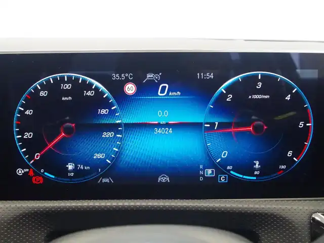 メルセデス・ベンツ ＣＬＡ２００ｄ AMGライン 岐阜県 2020(令2)年 3.4万km シルバー パノラミックスライディングルーフ/レーダーセーフティパッケージ/　アクティブディスタンスアシストディストロニック/　アクティブブレーキアシスト/　PRE-SAFE/　PRE-SAFEプラス/　アクティブブラインドスポットアシスト/　アクティブステアリングアシスト/　アクティブレーンチェンジングアシスト/　アクティブエマージェンシーストップアシスト/AMGライン/　AMGスタイリングパッケージ/　マルチビームLEDヘッドライト/　アダプティブハイビームアシスト/　アンビエントライト/アドバンスドパッケージ/　360°カメラ/　ヘッドアップディスプレイ/　アドバンスドサウンドシステム/MBUXナビ―ションシステム/フルセグTV/Bluetooth/USB
