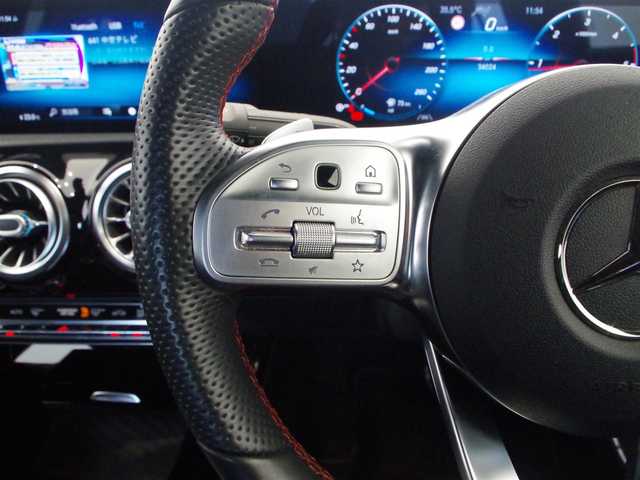 メルセデス・ベンツ ＣＬＡ２００ｄ AMGライン 岐阜県 2020(令2)年 3.4万km シルバー パノラミックスライディングルーフ/レーダーセーフティパッケージ/　アクティブディスタンスアシストディストロニック/　アクティブブレーキアシスト/　PRE-SAFE/　PRE-SAFEプラス/　アクティブブラインドスポットアシスト/　アクティブステアリングアシスト/　アクティブレーンチェンジングアシスト/　アクティブエマージェンシーストップアシスト/AMGライン/　AMGスタイリングパッケージ/　マルチビームLEDヘッドライト/　アダプティブハイビームアシスト/　アンビエントライト/アドバンスドパッケージ/　360°カメラ/　ヘッドアップディスプレイ/　アドバンスドサウンドシステム/MBUXナビ―ションシステム/フルセグTV/Bluetooth/USB