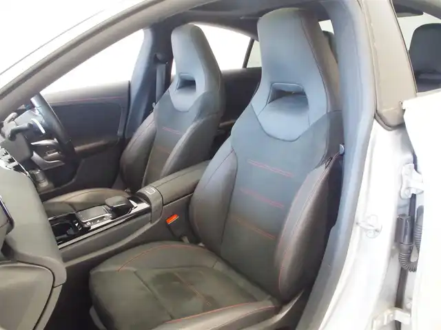 メルセデス・ベンツ ＣＬＡ２００ｄ AMGライン 岐阜県 2020(令2)年 3.4万km シルバー パノラミックスライディングルーフ/レーダーセーフティパッケージ/　アクティブディスタンスアシストディストロニック/　アクティブブレーキアシスト/　PRE-SAFE/　PRE-SAFEプラス/　アクティブブラインドスポットアシスト/　アクティブステアリングアシスト/　アクティブレーンチェンジングアシスト/　アクティブエマージェンシーストップアシスト/AMGライン/　AMGスタイリングパッケージ/　マルチビームLEDヘッドライト/　アダプティブハイビームアシスト/　アンビエントライト/アドバンスドパッケージ/　360°カメラ/　ヘッドアップディスプレイ/　アドバンスドサウンドシステム/MBUXナビ―ションシステム/フルセグTV/Bluetooth/USB