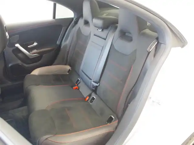 メルセデス・ベンツ ＣＬＡ２００ｄ AMGライン 岐阜県 2020(令2)年 3.4万km シルバー パノラミックスライディングルーフ/レーダーセーフティパッケージ/　アクティブディスタンスアシストディストロニック/　アクティブブレーキアシスト/　PRE-SAFE/　PRE-SAFEプラス/　アクティブブラインドスポットアシスト/　アクティブステアリングアシスト/　アクティブレーンチェンジングアシスト/　アクティブエマージェンシーストップアシスト/AMGライン/　AMGスタイリングパッケージ/　マルチビームLEDヘッドライト/　アダプティブハイビームアシスト/　アンビエントライト/アドバンスドパッケージ/　360°カメラ/　ヘッドアップディスプレイ/　アドバンスドサウンドシステム/MBUXナビ―ションシステム/フルセグTV/Bluetooth/USB