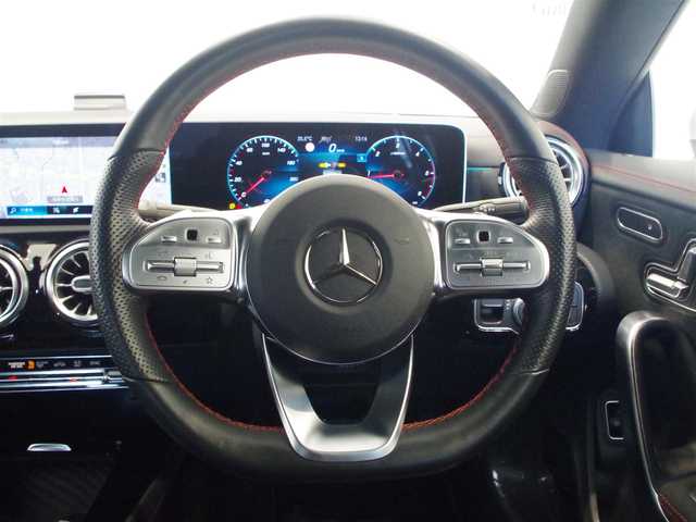 メルセデス・ベンツ ＣＬＡ２００ｄ AMGライン 岐阜県 2020(令2)年 3.4万km シルバー パノラミックスライディングルーフ/レーダーセーフティパッケージ/　アクティブディスタンスアシストディストロニック/　アクティブブレーキアシスト/　PRE-SAFE/　PRE-SAFEプラス/　アクティブブラインドスポットアシスト/　アクティブステアリングアシスト/　アクティブレーンチェンジングアシスト/　アクティブエマージェンシーストップアシスト/AMGライン/　AMGスタイリングパッケージ/　マルチビームLEDヘッドライト/　アダプティブハイビームアシスト/　アンビエントライト/アドバンスドパッケージ/　360°カメラ/　ヘッドアップディスプレイ/　アドバンスドサウンドシステム/MBUXナビ―ションシステム/フルセグTV/Bluetooth/USB