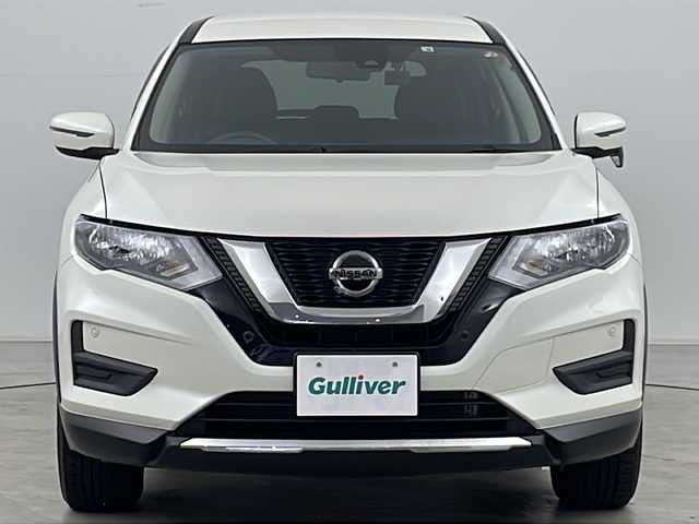 日産 エクストレイル 20S Vセレクション 道央・札幌 2022(令4)年 0.9万km ブリリアントホワイトパール ・ワンオーナー/・社外SDナビ&フルセグ&CD&DVD&/・バックカメラ/・社外ドライブレコーダー/・インテリジェントエマージェンシーブレーキ/・インテリジェントFCW/・標識認識機能/・踏み間違い衝突防止アシスト/・後側方車両検知警報/・車線逸脱防止支援システム/・後退時車両検知警報/・フロントリアソナー/・ダウンヒルアシストコントロール/・アイドリングストップ/・横滑り防止/・ECO MODE/・ステアリングスイッチ/・プッシュスタート/・ヘッドライトレベライザー/・オートライト/・スマートキー/・保証書/・取扱説明書/・純正AW付サマータイヤ積込