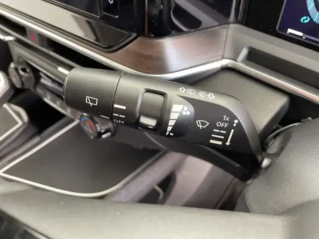 日産 オーラ G レザーエディション 鹿児島県 2021(令3)年 1.6万km ダークメタルグレー ワンオーナー/プロパイロット/純正ナビ//ナビ/フルセグ/USB/BT/HDMI//前席USB/後席USB/ビルトインETC/デジタルインナーミラー/前ドライブレコーダー/バック・全方位カメラ/電格ミラー/前後クリアランスソナー/本革巻きステアリング/ステアリングスイッチ/純正フロアマット/純正AW/純正ドアバイザー/プッシュスタート/LEDヘッドライト/オートライト/オートマチックハイビーム/フォグランプ/エマージェンシーブレーキ/レーンキープアシスト/Wエアバッグ/サイドエアバッグ/取扱説明書/保証書/スペアキー