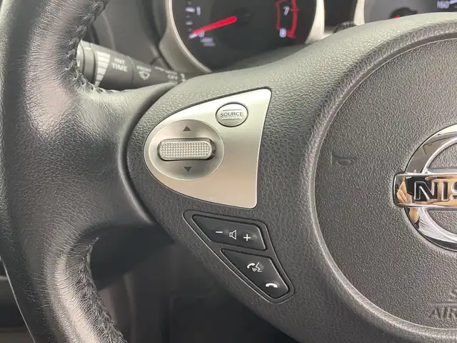 日産 ジューク 15RX Vセレクション 群馬県 2017(平29)年 6.3万km ダークメタルグレー 純正ナビ 全周囲カメラ　衝突被害軽減ブレーキ　純正ビルトインETC アイドリングストップ　レザーステアリング　車線逸脱警報　スマートキー　プッシュスタート　純正17インチアルミホイール　禁煙車