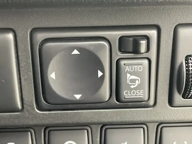 日産 ジューク 15RX Vセレクション 群馬県 2017(平29)年 6.3万km ダークメタルグレー 純正ナビ 全周囲カメラ　衝突被害軽減ブレーキ　純正ビルトインETC アイドリングストップ　レザーステアリング　車線逸脱警報　スマートキー　プッシュスタート　純正17インチアルミホイール　禁煙車