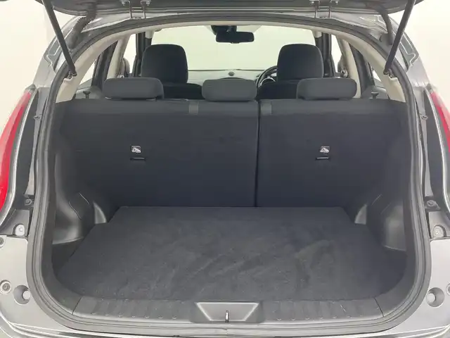 日産 ジューク 15RX Vセレクション 群馬県 2017(平29)年 6.3万km ダークメタルグレー 純正ナビ 全周囲カメラ　衝突被害軽減ブレーキ　純正ビルトインETC アイドリングストップ　レザーステアリング　車線逸脱警報　スマートキー　プッシュスタート　純正17インチアルミホイール　禁煙車