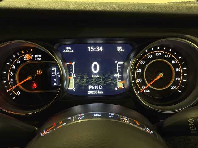 クライスラー・ジープ ジープ ラングラー アンリミテッド サハラ 新潟県 2023(令5)年 2.1万km ブラック 社外装備品/・エクストリームJ 17インチアルミホイール/・ヨコハマ ジオランダーM/Tタイヤ/・Smittybilt製ルーフラック /標準装備品/・純正ナビUconnect/8.4インチVGAタッチパネルモニター（AM/FMラジオ/フルセグ/Bluetooth/AUX/Apple CarPlay / Android Auto）/・フロント/サイド/リアカメラ/・サブウーハー付アルパイン製プレミアムスピーカー（9基）/・アダクティブクルーズコントロール（STOP機能付）/・ParkSenseフロント・リアパークアシスト　/・レザーシート/・フロントシートヒーター/・ステアリングヒーター/・ETC（DSRC）/・LEDライト（ヘッドライト、フロントフォグランプ、 テールランプ）/・115V アクセサリー電源アウトレット