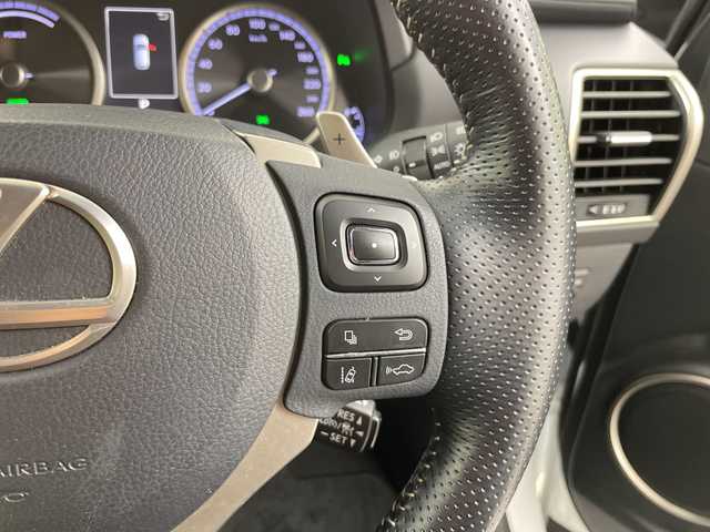 レクサス ＮＸ 300h Fスポーツ 道央・札幌 2018(平30)年 5.4万km ホワイトノーヴァガラスフレーク ・４WD／ハイブリッド/・レクサスセーフティシステム/・プリクラッシュセーフティ/・レーダークルーズコントロール/・ブラインドスポットモニター/・ムーンルーフ/純正OPエアロ/・純正ディスプレイ　ナビ/・DVD.CD.SD.Bluetooth.フルセグ/・パノラミックビューモニター/・バックカメラ /・パワーバックドア /・レーザーシート/シートヒーター/・ベンチレーション/ステアリングヒーター/・LEDライト/オートハイビーム/・パドルシフト/・スマートキーx２+カードキー/・ETC