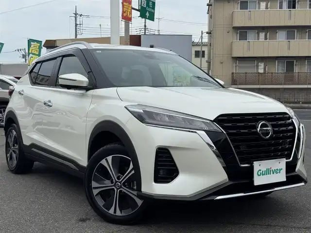 日産 キックス X ツートーンインテリアED 千葉県 2023(令5)年 1.1万km ブリリアントホワイトパール ワンオーナー/プロパイロット/純正10インチナビ/アラウンドビューモニター/AM/FM/CD/DVD/BT/フルセグTV/ナビ連動型純正前後ドライブレコーダー/ビルトインETC/ステアリングヒーター/2トーンレザーシート/シートヒーター/オートブレーキホールド/デジタルインナーミラー/純正フロアマット/純正ドアバイザー/LEDヘッドライト/スマートキー/スペアキー/保証書・取説/記録簿
