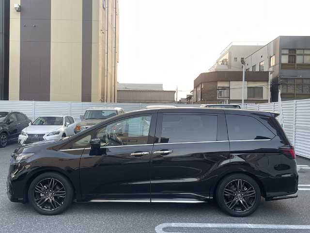 ホンダ オデッセイ アブソルート EX 広島県 2021(令3)年 2.8万km プレミアムスパークルブラックパール /登録時走行距離/　　　　　　　27495キロ/ワンオーナー/ナビ装着用スペシャルパッケージ/マルチビューカメラシステム/Hondaスマートパーキングアシスト/ブラインドスポットインフォメーション/2列目プレミアムクレードルシート/運転席＆助手席シートヒーター/助手席4ウェイパワーシート/運転席大型アームレスト/コンビシート/2列目LEDアンビエントランプ/ハンズフリーアクセスパワーテールゲート/18インチアルミホイール/スペアキー×１/新車時整備手帳/　　【保証書】/取扱説明書/