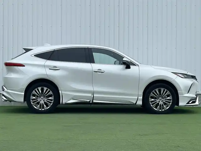 トヨタ ハリアー Z レザーパッケージ 香川県 2023(令5)年 2.4万km プラチナホワイトパールマイカ トヨタセーフティーセンス/・パノラミックビューモニター/・プリクラッシュセーフティ/・レーントレーシングアシスト/・全車速追従機能付レーダークルーズコントロール/・ブラインドスポットモニター/・パーキングサポートブレーキ/・ITSコネクト/12.3インチディスプレイオーディオ/→FM/AM/Bluetooth/フルセグTV/アラウンドビューモニター/調光パノラマルーフ/JBLサウンド/フルモデリスタエアロ/パワーバックドア/本革シート/シートヒータ/エアーシート/ステアリングヒーター/メモリーシート/オートホールド/ETC2.0/パワーウィンドウ/オートエアコン/スマートキー/プッシュスタート