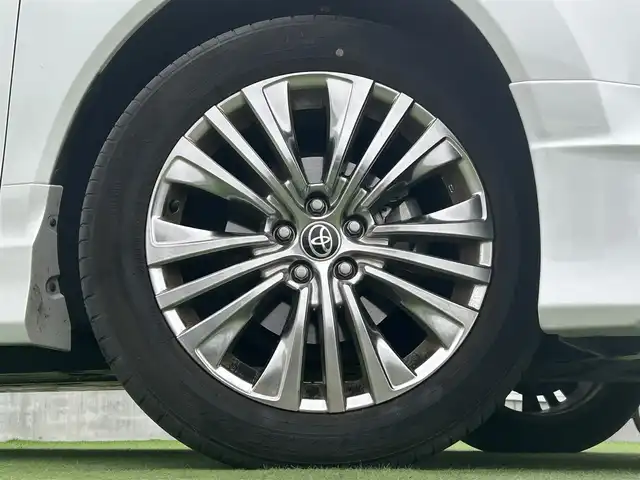 トヨタ ハリアー Z レザーパッケージ 香川県 2023(令5)年 2.4万km プラチナホワイトパールマイカ トヨタセーフティーセンス/・パノラミックビューモニター/・プリクラッシュセーフティ/・レーントレーシングアシスト/・全車速追従機能付レーダークルーズコントロール/・ブラインドスポットモニター/・パーキングサポートブレーキ/・ITSコネクト/12.3インチディスプレイオーディオ/→FM/AM/Bluetooth/フルセグTV/アラウンドビューモニター/調光パノラマルーフ/JBLサウンド/フルモデリスタエアロ/パワーバックドア/本革シート/シートヒータ/エアーシート/ステアリングヒーター/メモリーシート/オートホールド/ETC2.0/パワーウィンドウ/オートエアコン/スマートキー/プッシュスタート