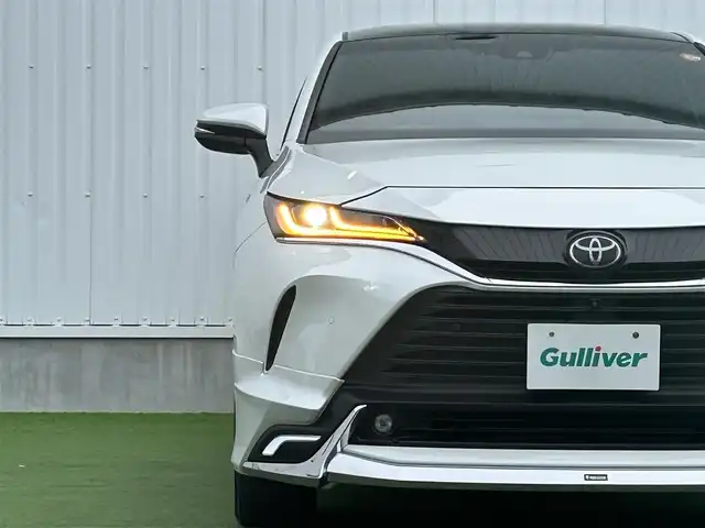 トヨタ ハリアー Z レザーパッケージ 香川県 2023(令5)年 2.4万km プラチナホワイトパールマイカ トヨタセーフティーセンス/・パノラミックビューモニター/・プリクラッシュセーフティ/・レーントレーシングアシスト/・全車速追従機能付レーダークルーズコントロール/・ブラインドスポットモニター/・パーキングサポートブレーキ/・ITSコネクト/12.3インチディスプレイオーディオ/→FM/AM/Bluetooth/フルセグTV/アラウンドビューモニター/調光パノラマルーフ/JBLサウンド/フルモデリスタエアロ/パワーバックドア/本革シート/シートヒータ/エアーシート/ステアリングヒーター/メモリーシート/オートホールド/ETC2.0/パワーウィンドウ/オートエアコン/スマートキー/プッシュスタート