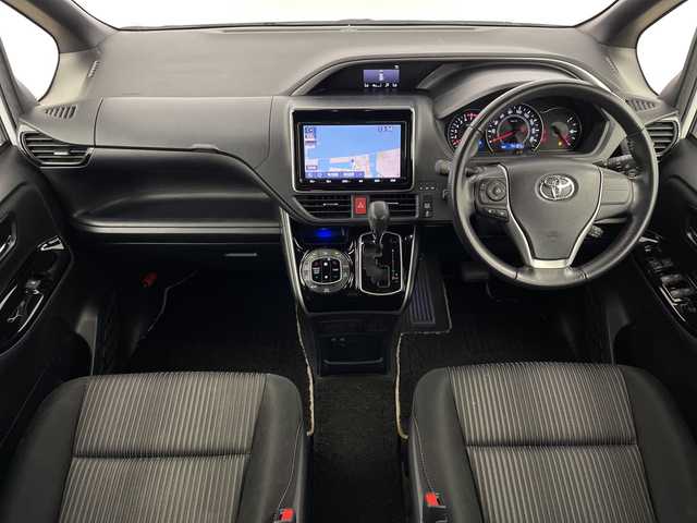 トヨタ ヴォクシー ZS 煌 鹿児島県 2019(平31)年 7.5万km ホワイトパールクリスタルシャイン 純正ナビ　/’フルセグ/Bluetooth/CD/DVD/AM/FM)　/フリップダウンモニター　/バックカメラ　/ドライブレコーダー　/クルーズコントロール　/オートハイビーム　/オートライト　/両側パワースライドドア　/レーンキープアシスト　/ＥＴＣ　/ＵＳＢ入力端子/プッシュスタートボタン/スマートキー