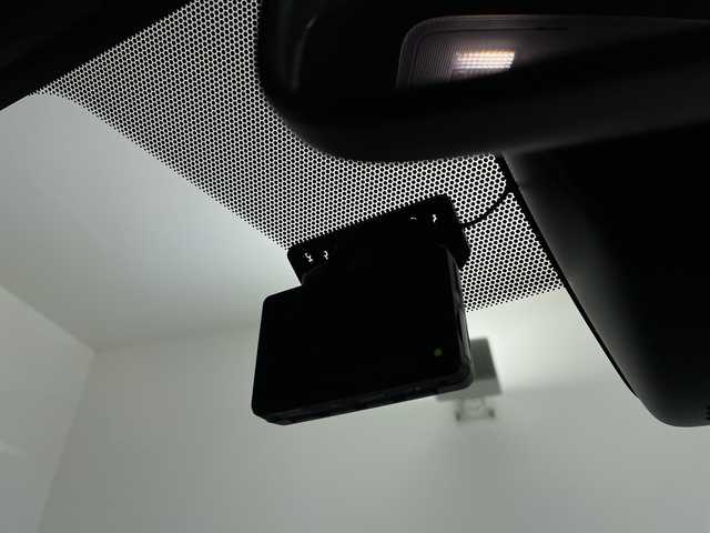 トヨタ ヴォクシー ZS 煌 鹿児島県 2019(平31)年 7.5万km ホワイトパールクリスタルシャイン 純正ナビ　/’フルセグ/Bluetooth/CD/DVD/AM/FM)　/フリップダウンモニター　/バックカメラ　/ドライブレコーダー　/クルーズコントロール　/オートハイビーム　/オートライト　/両側パワースライドドア　/レーンキープアシスト　/ＥＴＣ　/ＵＳＢ入力端子/プッシュスタートボタン/スマートキー