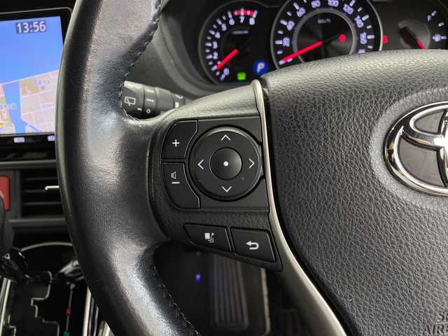 トヨタ ヴォクシー ZS 煌 鹿児島県 2019(平31)年 7.5万km ホワイトパールクリスタルシャイン 純正ナビ　/’フルセグ/Bluetooth/CD/DVD/AM/FM)　/フリップダウンモニター　/バックカメラ　/ドライブレコーダー　/クルーズコントロール　/オートハイビーム　/オートライト　/両側パワースライドドア　/レーンキープアシスト　/ＥＴＣ　/ＵＳＢ入力端子/プッシュスタートボタン/スマートキー