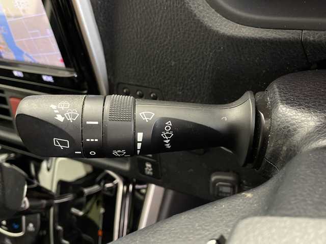 トヨタ ヴォクシー ZS 煌 鹿児島県 2019(平31)年 7.5万km ホワイトパールクリスタルシャイン 純正ナビ　/’フルセグ/Bluetooth/CD/DVD/AM/FM)　/フリップダウンモニター　/バックカメラ　/ドライブレコーダー　/クルーズコントロール　/オートハイビーム　/オートライト　/両側パワースライドドア　/レーンキープアシスト　/ＥＴＣ　/ＵＳＢ入力端子/プッシュスタートボタン/スマートキー