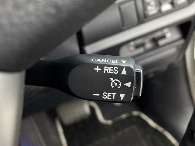 トヨタ ヴォクシー ZS 煌 鹿児島県 2019(平31)年 7.5万km ホワイトパールクリスタルシャイン 純正ナビ　/’フルセグ/Bluetooth/CD/DVD/AM/FM)　/フリップダウンモニター　/バックカメラ　/ドライブレコーダー　/クルーズコントロール　/オートハイビーム　/オートライト　/両側パワースライドドア　/レーンキープアシスト　/ＥＴＣ　/ＵＳＢ入力端子/プッシュスタートボタン/スマートキー