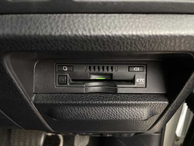 トヨタ ヴォクシー ZS 煌 鹿児島県 2019(平31)年 7.5万km ホワイトパールクリスタルシャイン 純正ナビ　/’フルセグ/Bluetooth/CD/DVD/AM/FM)　/フリップダウンモニター　/バックカメラ　/ドライブレコーダー　/クルーズコントロール　/オートハイビーム　/オートライト　/両側パワースライドドア　/レーンキープアシスト　/ＥＴＣ　/ＵＳＢ入力端子/プッシュスタートボタン/スマートキー