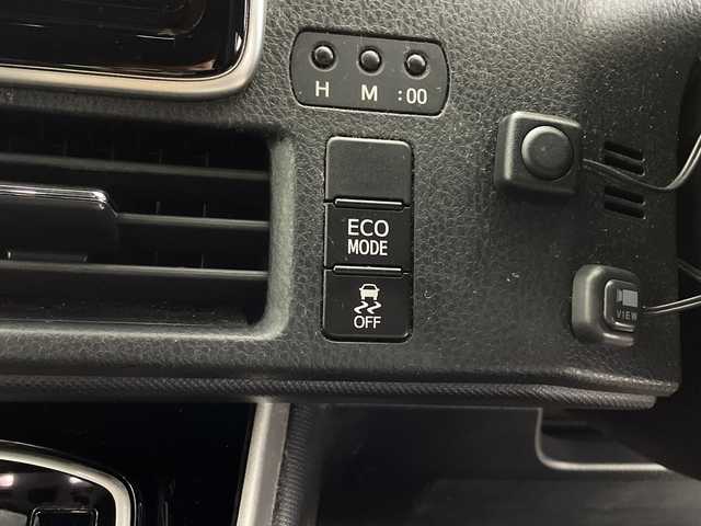 トヨタ ヴォクシー ZS 煌 鹿児島県 2019(平31)年 7.5万km ホワイトパールクリスタルシャイン 純正ナビ　/’フルセグ/Bluetooth/CD/DVD/AM/FM)　/フリップダウンモニター　/バックカメラ　/ドライブレコーダー　/クルーズコントロール　/オートハイビーム　/オートライト　/両側パワースライドドア　/レーンキープアシスト　/ＥＴＣ　/ＵＳＢ入力端子/プッシュスタートボタン/スマートキー