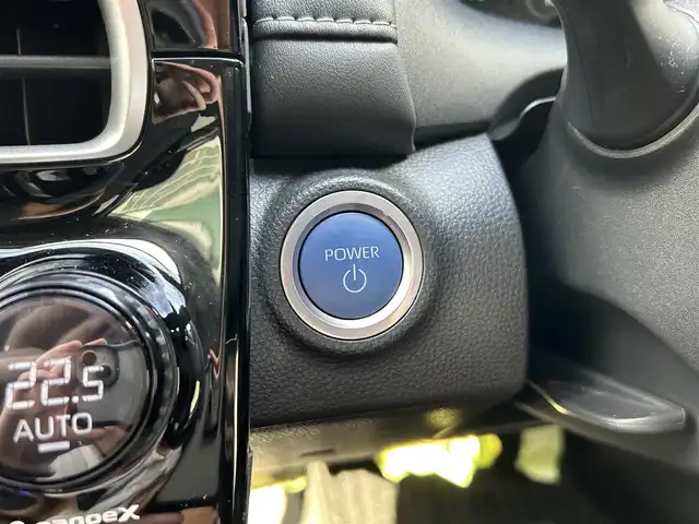 トヨタ アクア Z 静岡県 2022(令4)年 3.1万km プラチナホワイトパールマイカ 10.5インチ純正ディスプレイオーディオナビ/　（Bluetooth/AppleCarPlay/AndroidAuto）/フルセグTV/全方位カメラ/バックカメラ/トヨタセーフティセンス/プリクラッシュセーフティ/レーンキープアシスト/横滑り防止装置/前後コーナーセンサー/レーダークルーズコントロール/ブラインドスポットモニター/ビルトインETC/前後ドライブレコーダー/プッシュスタート/スマートキー/100V充電/純正フロアマット/純正15インチアルミホイール/LEDヘッドライト